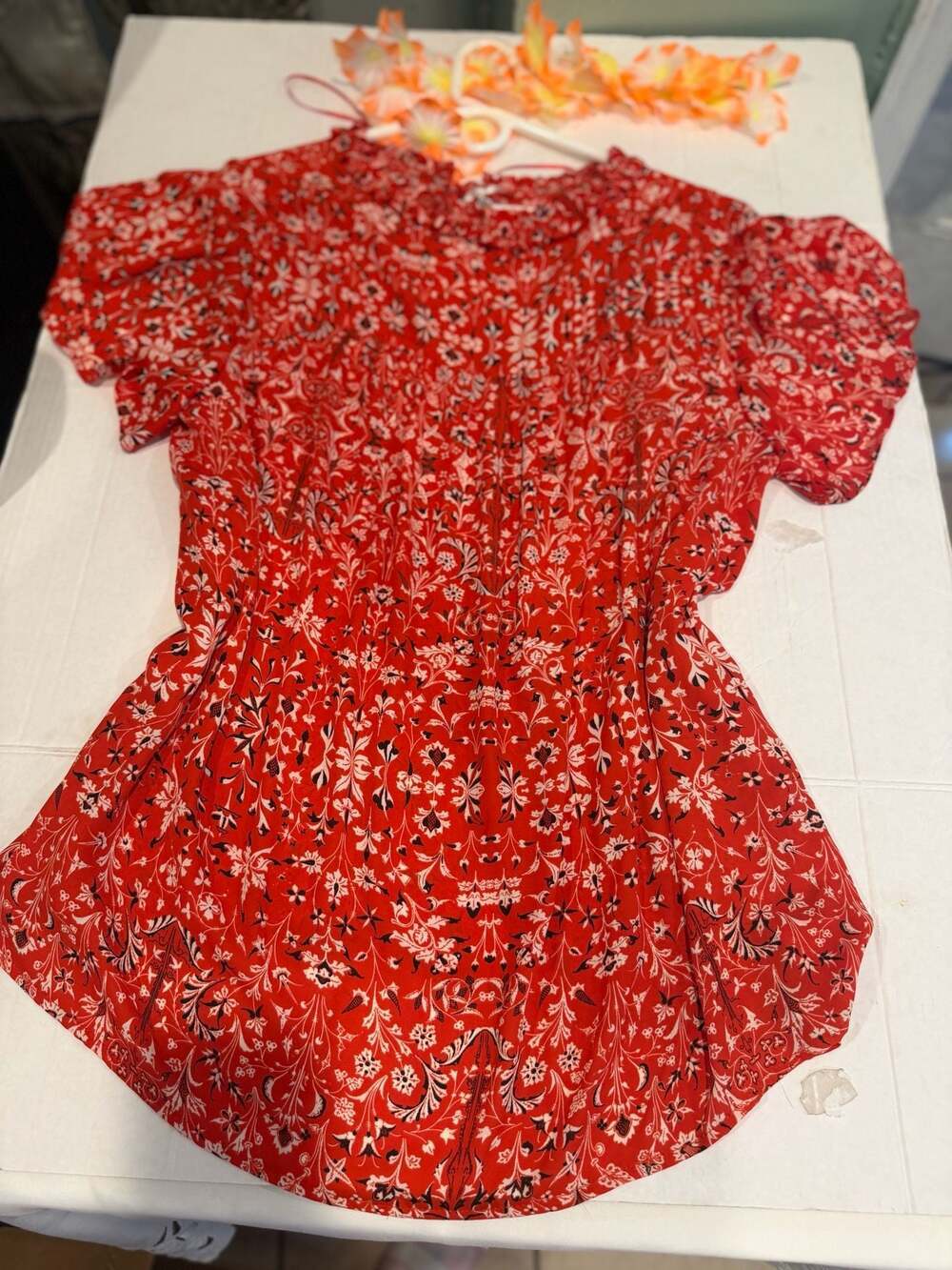 Rose + Olive Women's Red Floral Print Short Sleeve Ruffled Blouse